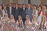 Mawlana Hazar Imam, President Rahmon, Prince Amyn and Prince Rahim together with artists who performed during a dinner hosted by the President in honour of Hazar Imam’s visit to Tajikistan.