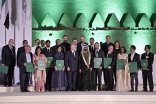 Mawlana Hazar Imam and Sheikh Mohammed bin Rashid Al Maktoum with the winners of the 2016 Aga Khan Award for Architecture. Gary Otte