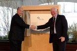 Mawlana Hazar Imam and Canadian Governor General David Johnston unveil a plaque marking the opening of the international headquarters of the Global Centre for Pluralism in Ottawa.