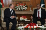 Mawlana Hazar Imam and President Mamnoon Hussain discussing matters of mutual interest at the Aiwan-e-Sadr