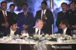 Mawlana Hazar Imam in conversation with Chief Minister of Sindh Syed Murad Ali Shah and Pakistan Peoples Party Chairman Bilawal Bhutto Zardari, at the dinner hosted by Chief Minister of Sindh, in honour of the Imam’s Diamond Jubilee visit to the country