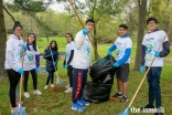 Alameda, California, volunteers showing the Jamat how to be more eco-friendly.