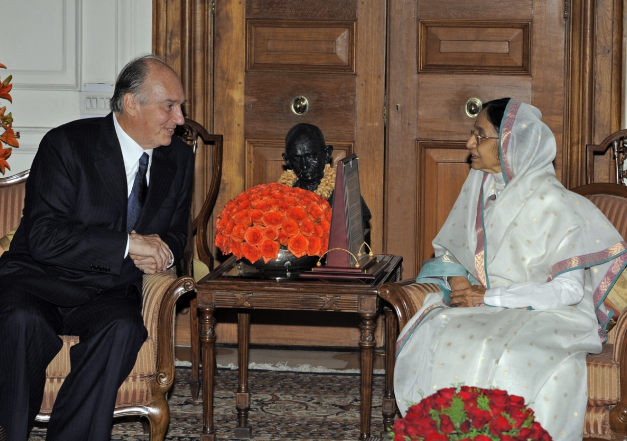 Mawlana Hazar Imam meets with the Honourable President of India, Mrs Pratibha Patil.  