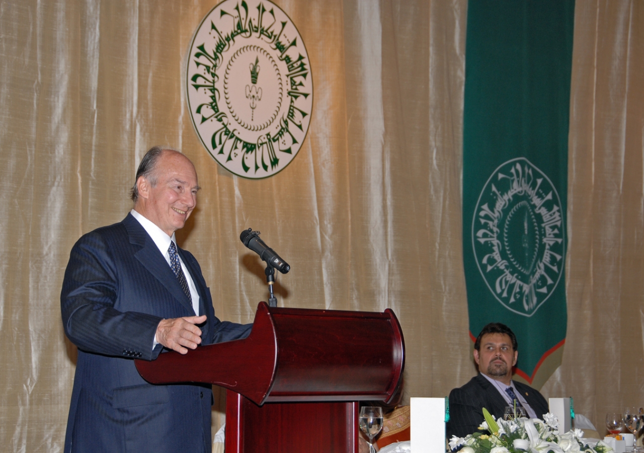 Mawlana Hazar Imam smiles as he addresses the leadership gathered at the Jamati institutional dinner in Bangladesh.  