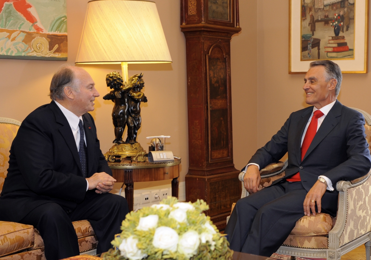 Mawlana Hazar Imam meets with President Cavaco Silva at the Presidential Palace in Lisbon. 