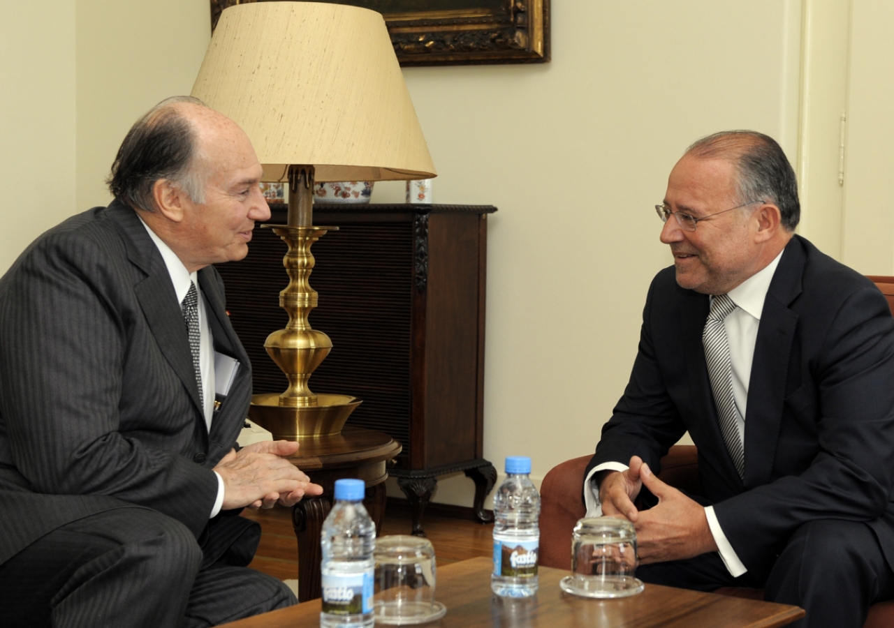 Mawlana Hazar Imam meets with the Minister of Justice, Alberto Costa, at the Portuguese Ministry of Justice. 