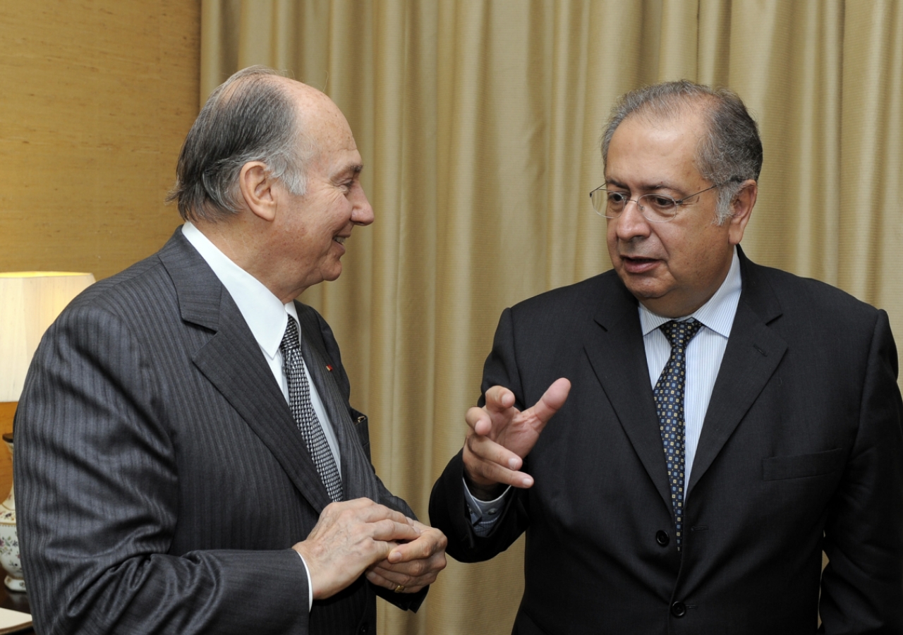 Mawlana Hazar Imam meets with the President of the Assembly of the Republic of Portugal, Jaime Gama.
 