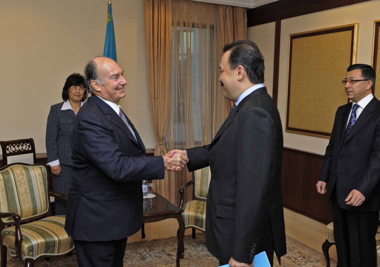 Mawlana Hazar Imam is greeted by Kazakhstan&amp;rsquo;s Prime Minister, Karim Massimov. 