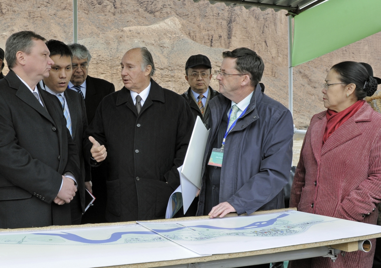 Mawlana Hazar Imam reviews plans for the University of Central Asia&amp;rsquo;s new campus at Naryn. 