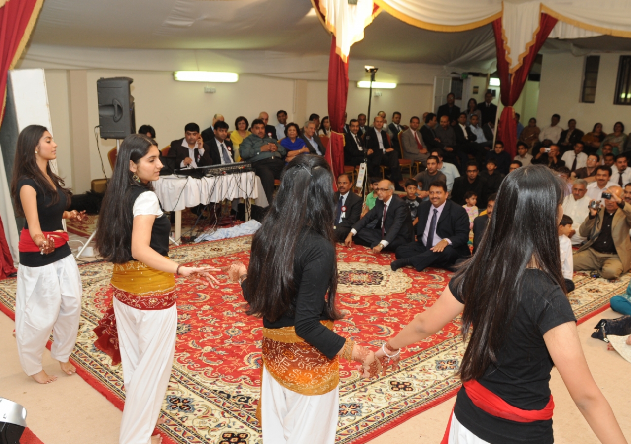 Young girls from the Doha Jamat entertain the audience.