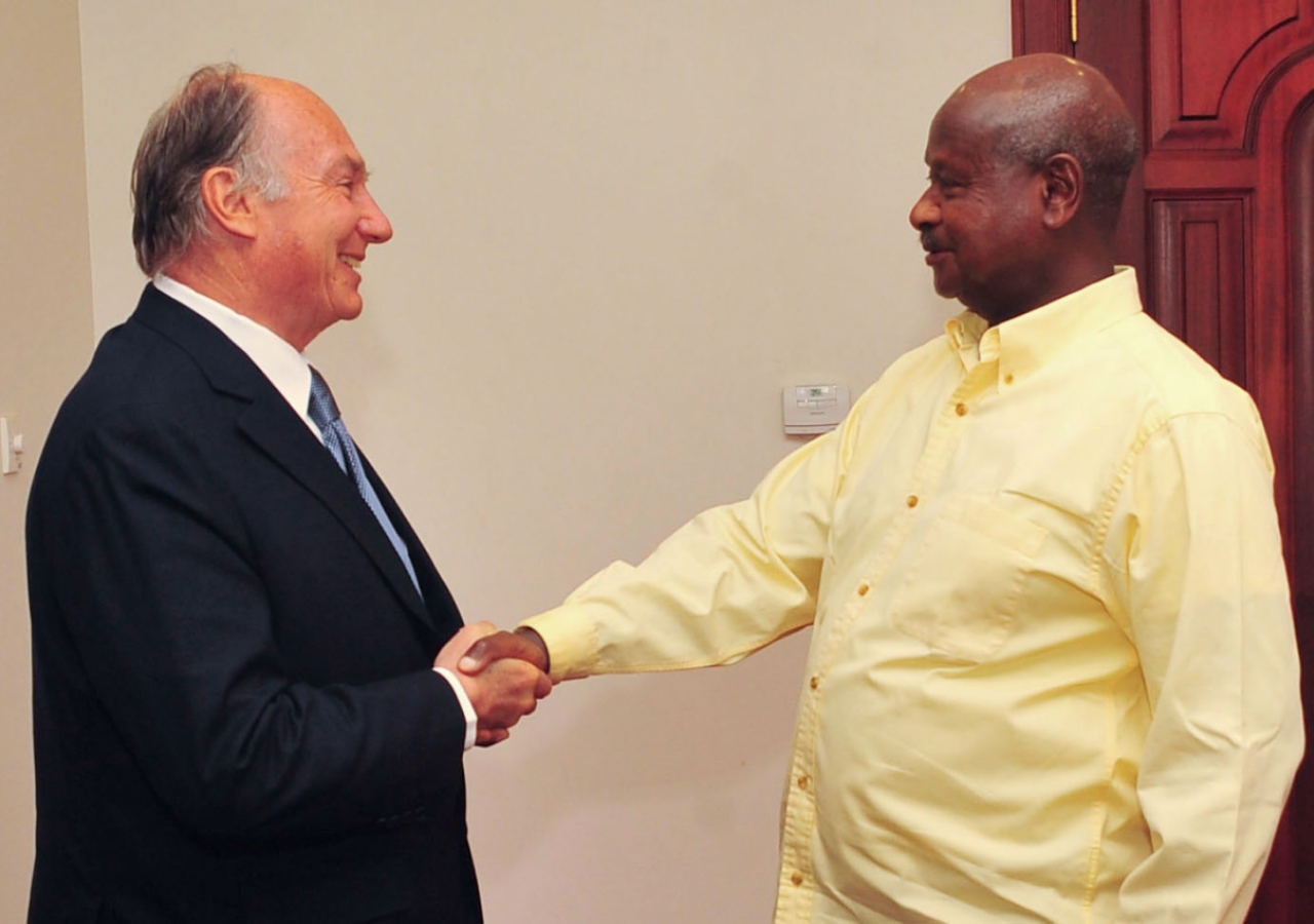 Mawlana Hazar Imam is greeted by President Yoweri Museveni at the President&amp;rsquo;s official residence in Entebbe.