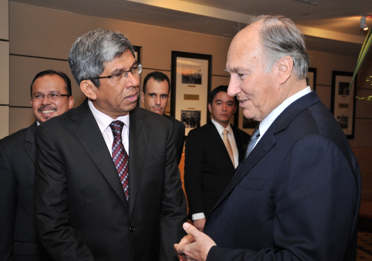 Mawlana Hazar Imam with Singapore&amp;rsquo;s Minister for Information, Communications and the Arts, Yaacob Ibrahim.