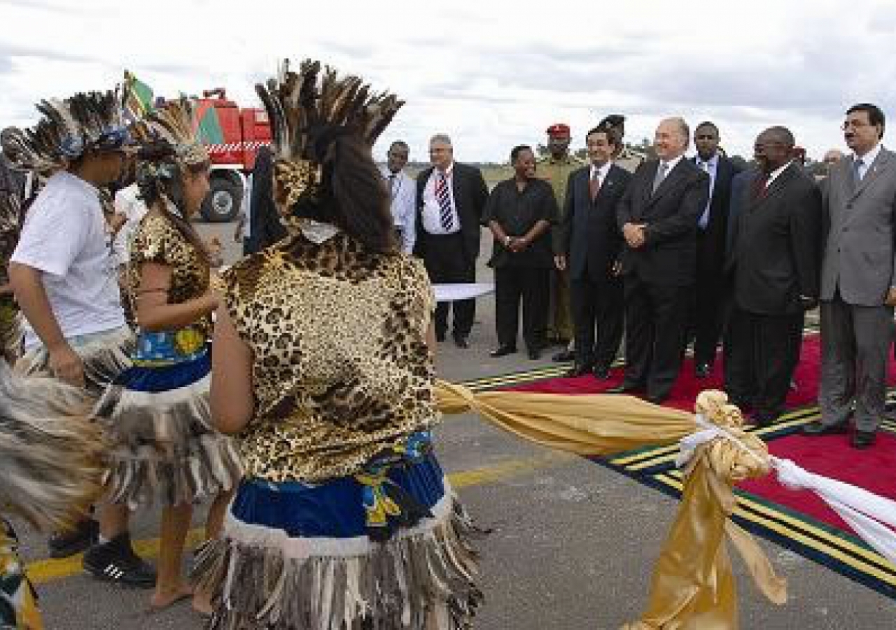 Mawlana Hazar Imam enjoying the enthusiastic and lively performance of the traditional Wamwera dance.