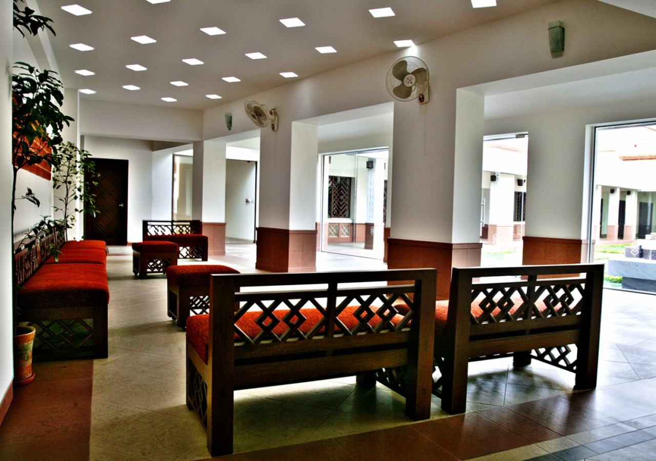 Seating alcove in the ante-room foyer, looking out onto the courtyard.