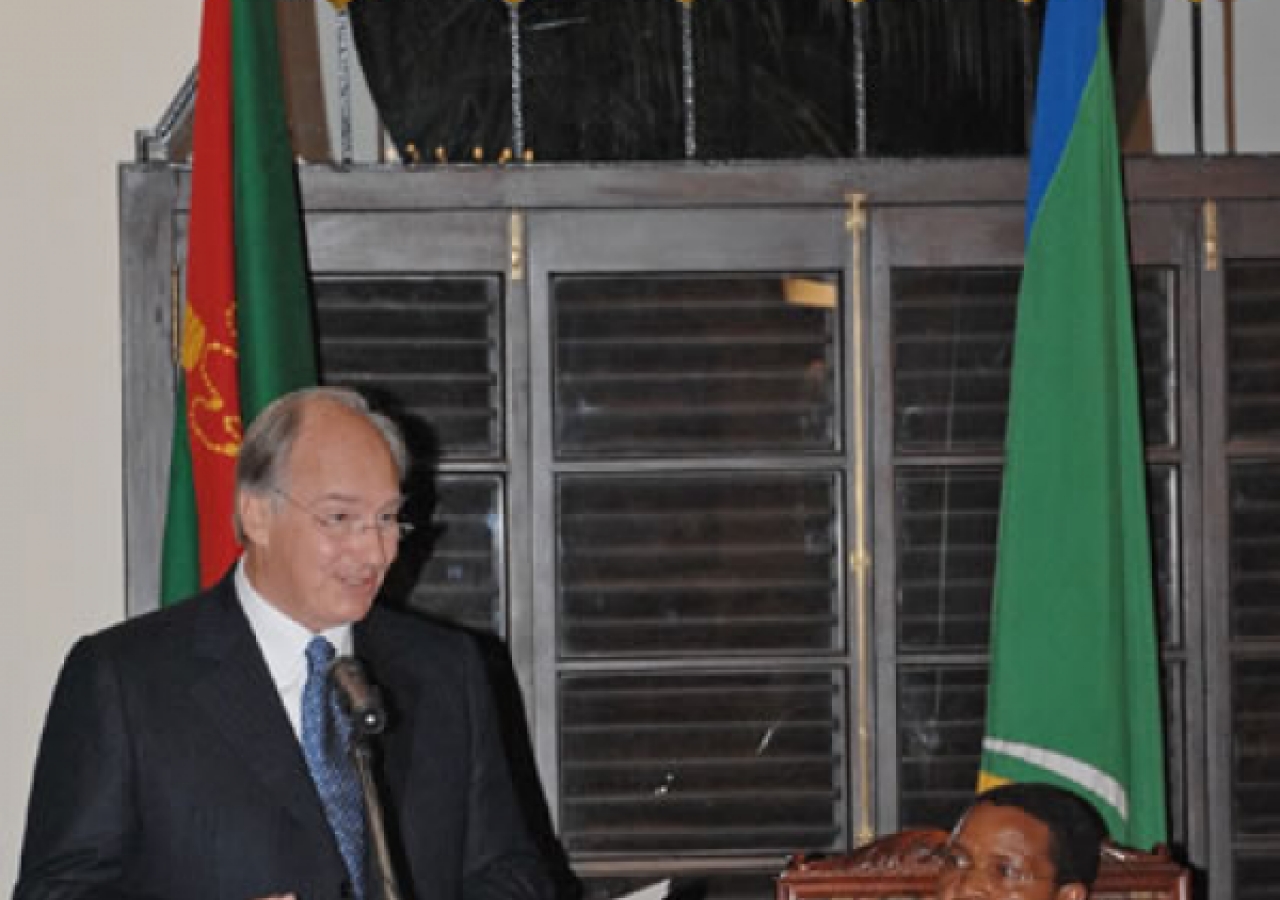 Mawlana Hazar Imam speaks at the State Dinner held in his honour in the presence of His Excellency Jakaya Mrisho Kikwete, President of Tanzania.