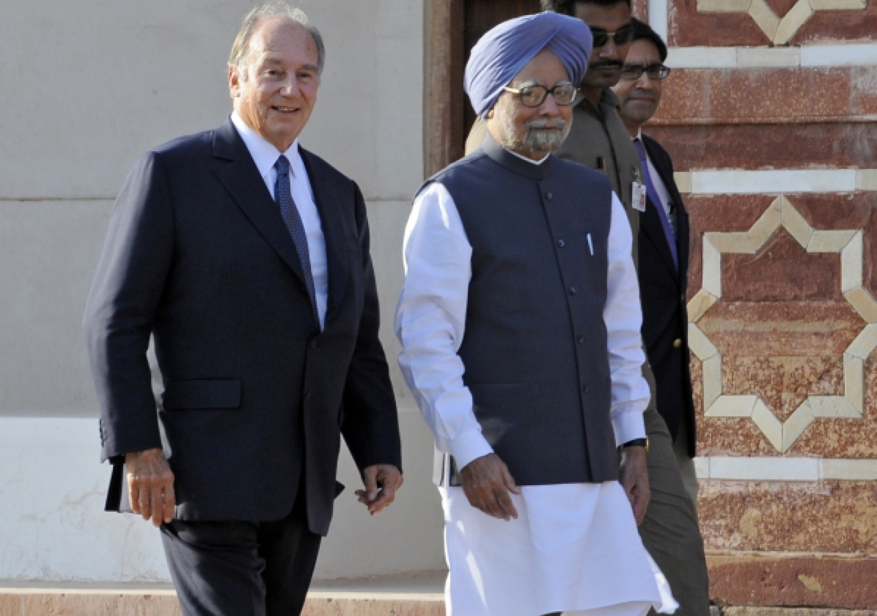 Mawlana Hazar Imam with Indian Prime Minister Manmohan Singh at the inauguration of the restoration of Humayun&amp;rsquo;s Tomb in Delhi.