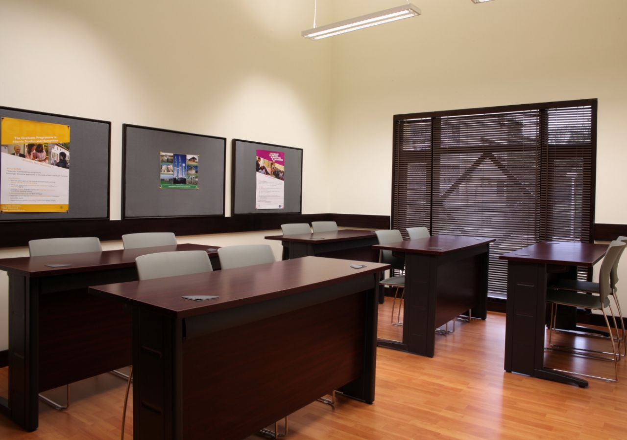 This classroom can also be reconfigured to serve as a meeting space.