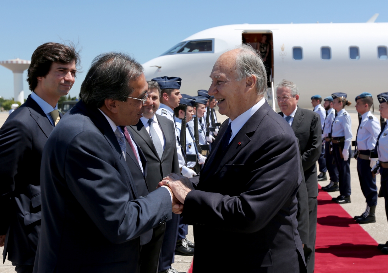 Mawlana Hazar Imam is welcomed by President Amirali Bhanji of the Ismaili Council for Portugal.