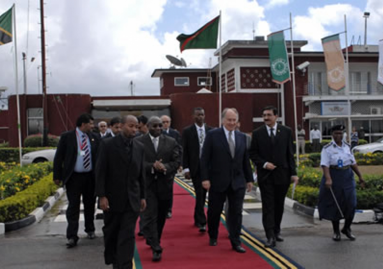 Mawlana Hazar Imam departs from Dar es Salaam en route to Zanzibar accompanied by Amin Kurji, Resident Representative of the AKDN, Tanzania.