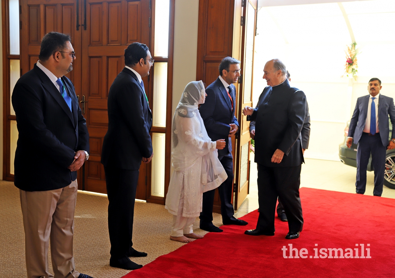 Mawlana Hazar Imam greets local leadership upon his arrival at  Clifton Jamatkhana, Karachi