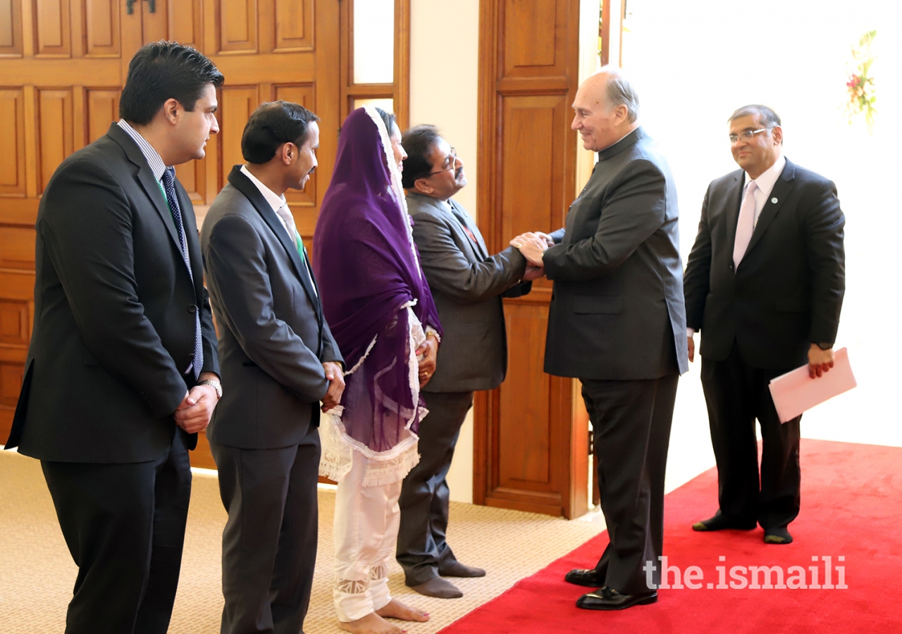 Mawlana Hazar Imam greets local leadership upon his arrival at Clifton Jamatkhana, Karachi