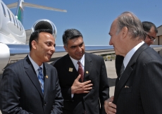 President Amirali Popatia of the Ismaili Council for Southwestern USA and President Rafiq Ramzanali Pradhan of the Ismaili Council for North Texas bid farewell to Mawlana Hazar Imam at San Antonio airport, as he departs from Texas for California.  