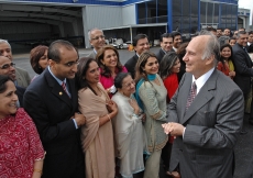 Mawlana Hazar Imam speaks to leaders of the Jamat from across the United States, who had gathered at Atlanta's Fulton County Airport to bid him farewell. 