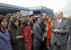 Mawlana Hazar Imam speaks to leaders of the Jamat from across the United States, who had gathered at Atlanta's Fulton County Airport to bid him farewell. 