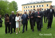 Mawlana Hazar Imam, Dr Greiner, Director of the Evangelical Academy of Tutzing, and Dr Frank-Walter Steinmeier, German Minister for Foreign Affairs