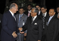 Mawlana Hazar Imam hosts an Imamat Banquet in honour of the Chief Advisor of Bangladesh, Dr Fakhruddin Ahmed. 