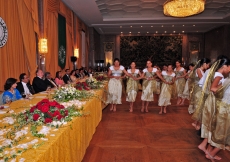 Performers entertain Mawlana Hazar Imam and those gathered at the Jamati institutional dinner in Lisbon. 