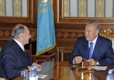 Mawlana Hazar Imam meets with His Excellency President Nursultan Nazarbayev at the Presidential Palace. 