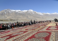 Members of the Jamat gathered at Ishkashim, on both sides of the Pyanj river, in anticipation of Mawlana Hazar Imam’s first Golden Jubilee Darbar in Tajikistan.  