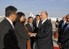 Jamati leaders bid farewell to Mawlana Hazar Imam as he prepared to depart Canada following the Foundation Ceremony in Toronto.