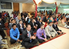 The Doha Jamat gathered to watch the Award Ceremony, which was broadcast live on Qatar state television.