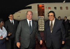 Mawlana Hazar Imam with President Aitmadi Jehangir Bhaloo of the Ismaili Council for Tanzania and AKDN Resident Representative Amin Kurji at the Dar es Salaam airport.