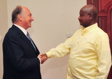 Mawlana Hazar Imam is greeted by President Yoweri Museveni at the President&amp;rsquo;s official residence in Entebbe.