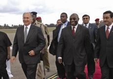 Mawlana Hazar Imam, together with Hon. Joseph James Mungai and Zahir Jivani, President of the Council for Tanzania.