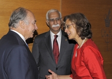 Mawlana Hazar Imam in conversation with the Rector of the Catholic University of Portugal, Dr Maria da Gloria Garcia, and the President of the Aga Khan University, Firoz Rasul, following the signing of a renewed Memorandum of Understanding between the ins