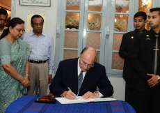 Mawlana Hazar Imam signs a visitors book at the Bangabadhu Memorial Museum, the former residence of Bangladesh&amp;rsquo;s founding leader, the Father of the Nation, Sheikh Mujibur Rahman.