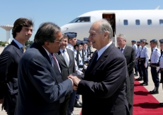 Mawlana Hazar Imam is welcomed by President Amirali Bhanji of the Ismaili Council for Portugal.