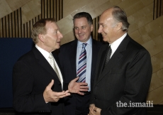 Mawlana Hazar Imam, Sir Tom Farmer, Scottish recipient (left) and the Rt. Hon. Jack McConnell, First Minister of Scotland (centre) hold discussions before the Award Ceremony, Edinburgh, 4 October 2005.