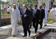 Mawlana Hazar Imam in conversation with Hussain Nasir Lootah, Acting Director General of Dubai Municipality, as they walk through Dubai Park. 