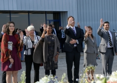 Vanessa Ibarra, Deputy Director of International Affairs and Trade, City of Atlanta (left), Keisha Lance Bottoms, Mayor of Atlanta (centre), and Jamati leaders wave goodbye to Mawlana Hazar Imam as he departs from Atlanta.