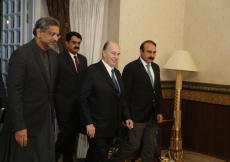 Mawlana Hazar Imam is welcomed to the Prime Minister’s House by His Excellency Shahid Khaqan Abbasi