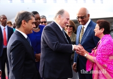 Mawlana Hazar Imam is greeted by Mukhi Saheb and Mukhiani Saheba of Darkhana Jamatkhana, Nairobi.