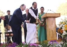 Mawlana Hazar Imam with Honourable Vice President Shri M. Venkaiah Naidu light the lamp to mark the inauguration of Sunder Nursery.