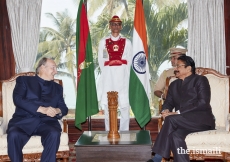 Shri C. Vidyasagar Rao, Honourable Governor of Maharashtra in conversation with Mawlana Hazar Imam at the Raj Bhavan.  