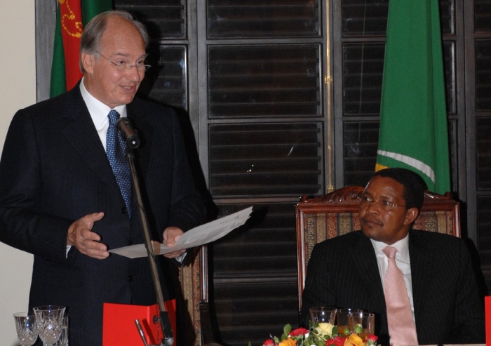 Mawlana Hazar Imam speaks at the State Dinner held in his honour in the presence of His Excellency Jakaya Mrisho Kikwete, President of Tanzania.