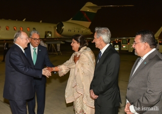 Mawlana Hazar Imam greets leaders of the Jamat upon his arrival in Dubai.